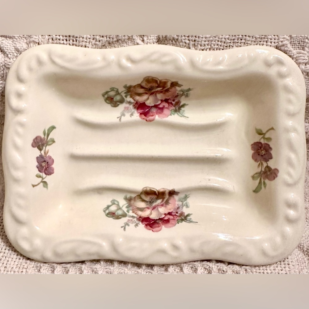 Vtg VB ATHENA Ceramic  Country Farm Style Hand Painted Floral Soap Dish Stamped